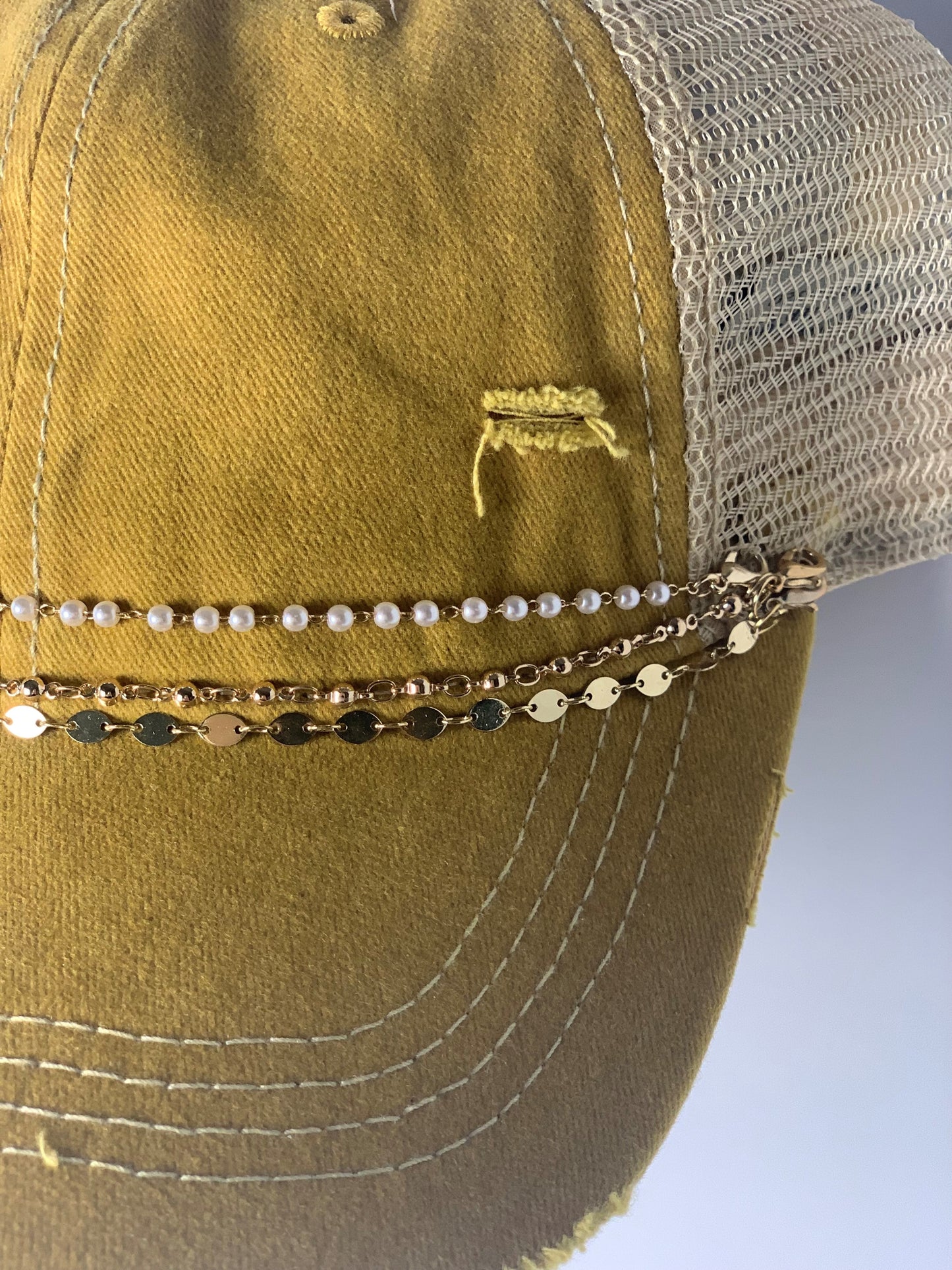 COTTON TRUCKER HATS WITH CHAINS